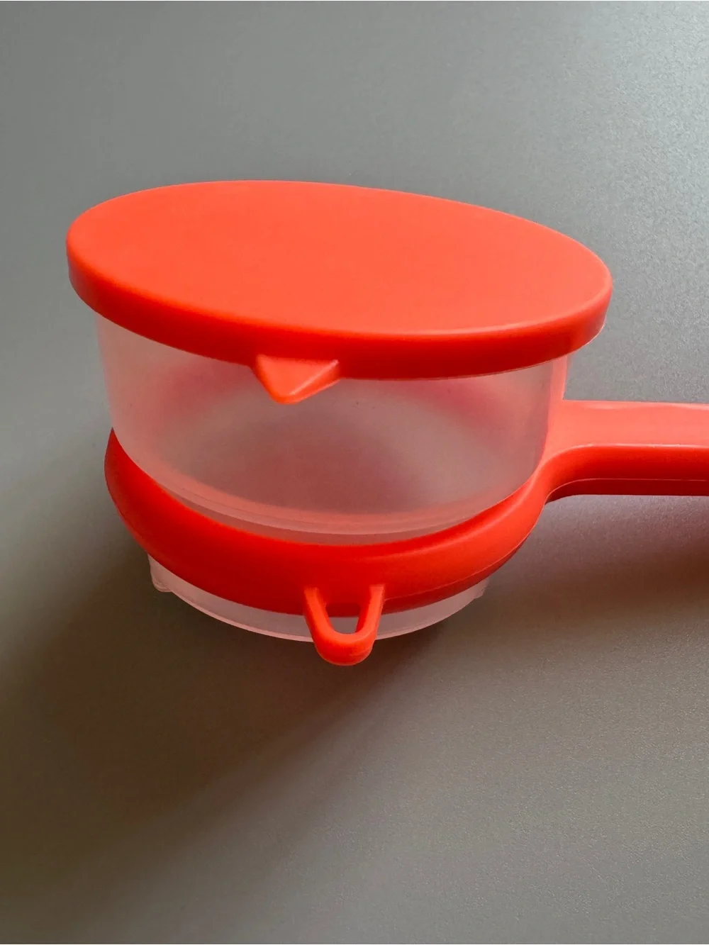Vegetable Peeler with Built-In Storage Container